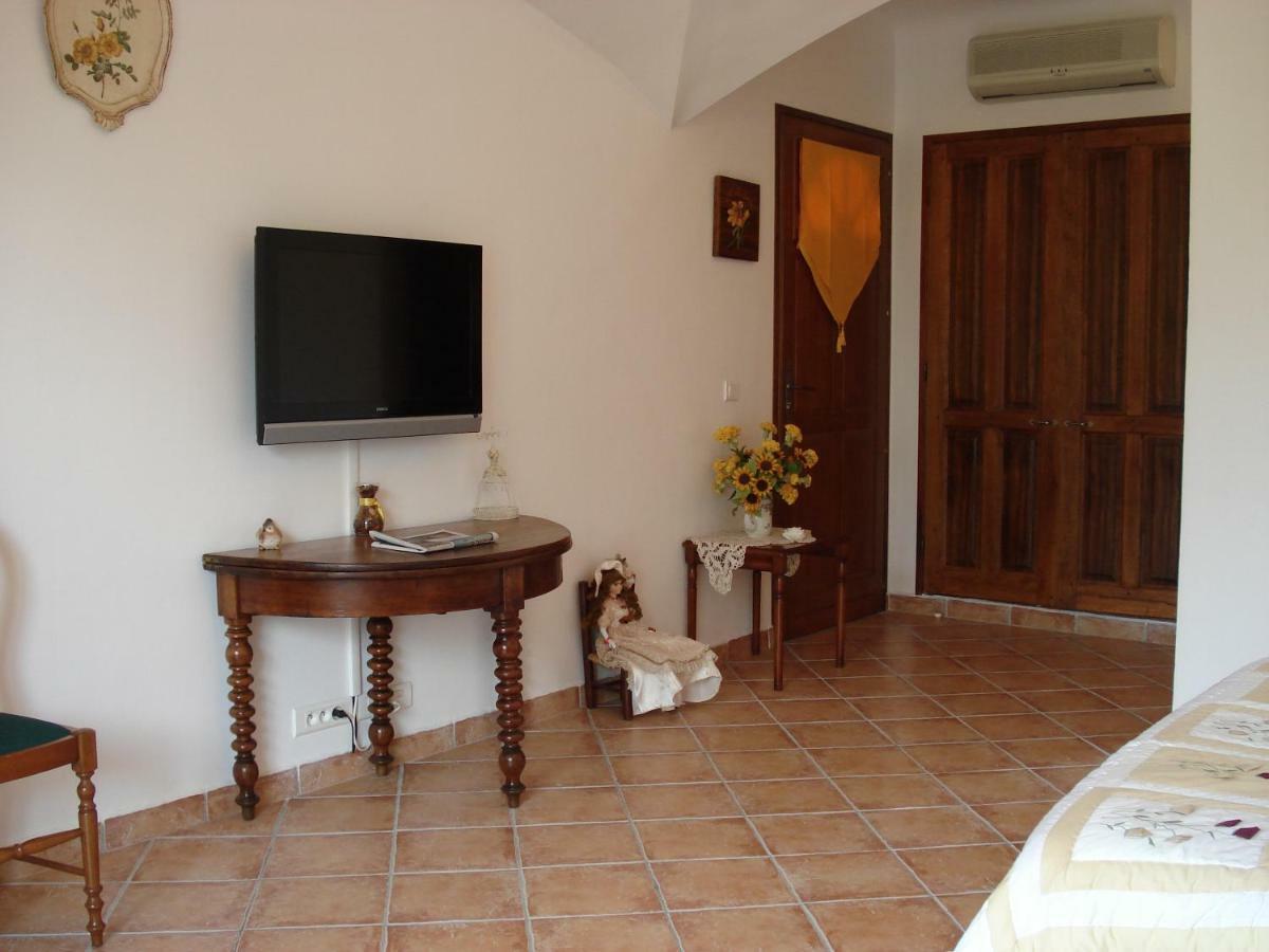 Les Chambres De L'Hote Antique Pietra Longa Salvini Exterior photo